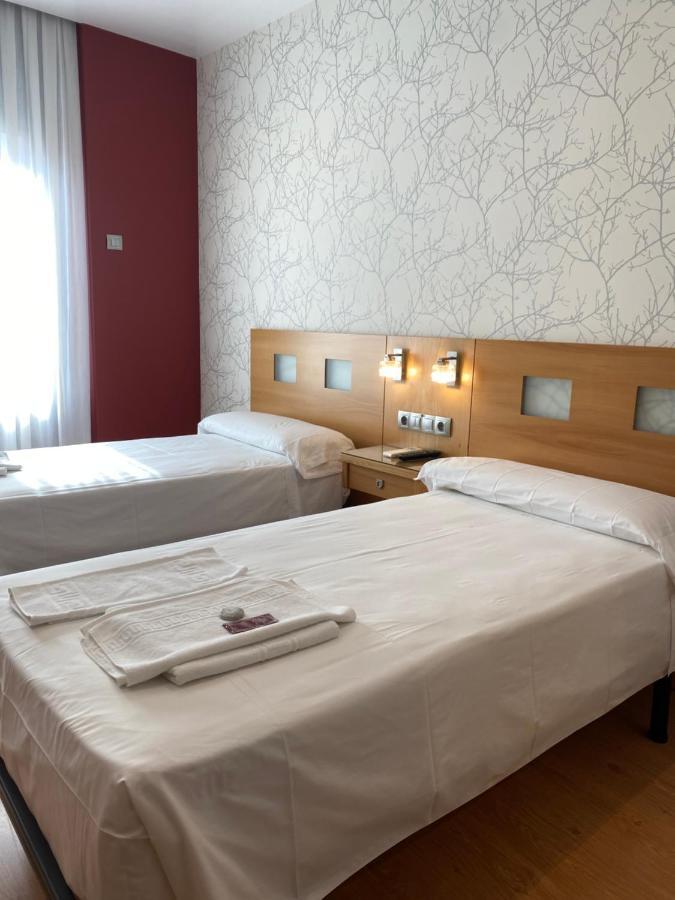 Twin Room,925603078:JPEG